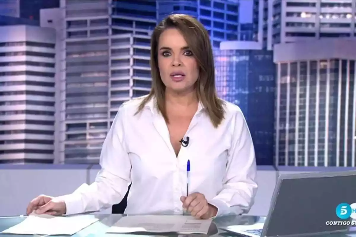 Captura de Carme Chaparro com a presentadora d'Informatius Telecinco aquest Nadal