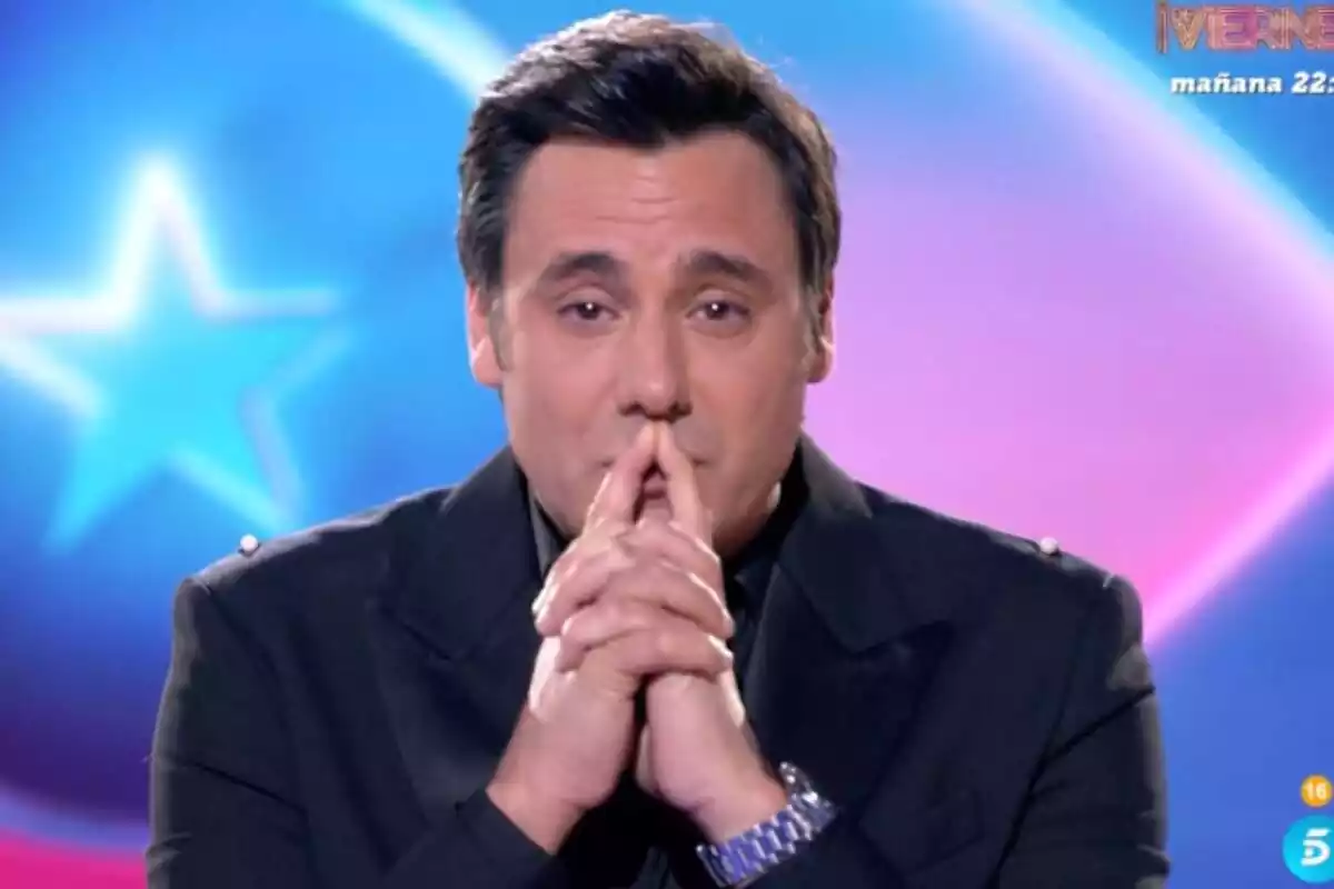 Captura d'Ion Aramendi plorant al debat final de GH VIP