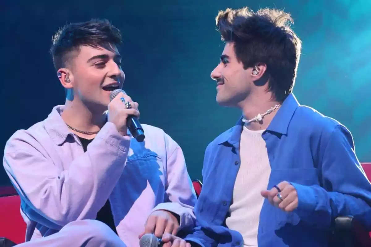 Fotografia de Juanjo i Martin cantant a OT 2023