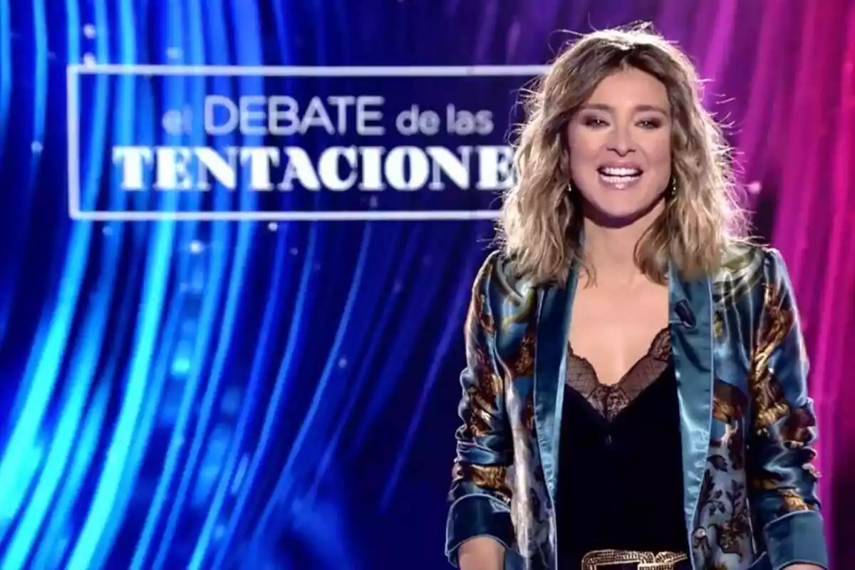 Captura de Sandra Barneda al Debat de les Temptacions a Telecinco