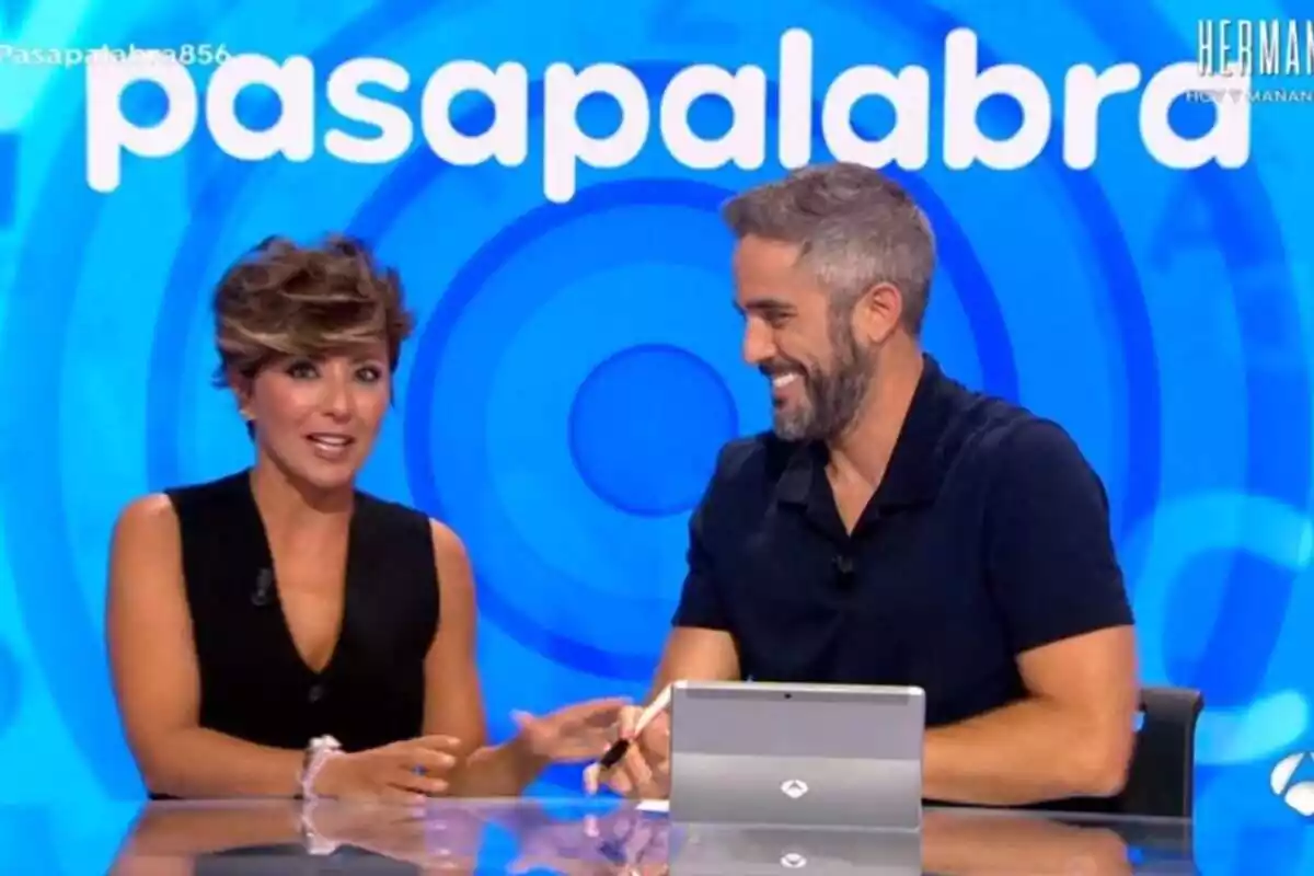 Sonsoles Ónega amb Roberto Leal a Pasapalabra d'Antena 3